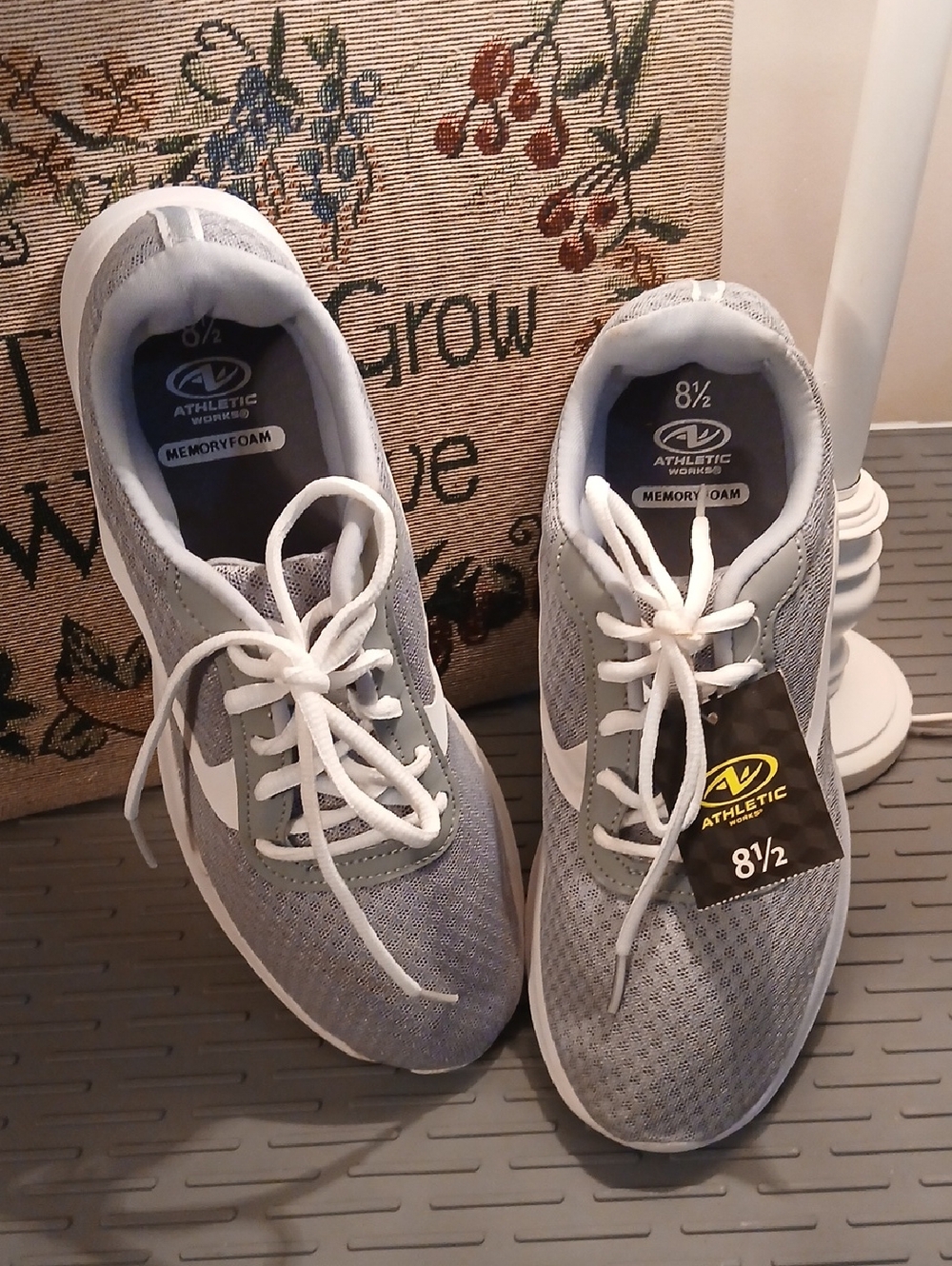 Athletic Works Women's Mesh Jogger Sneakers Grey White Memory Foam Size 8.5 NWT